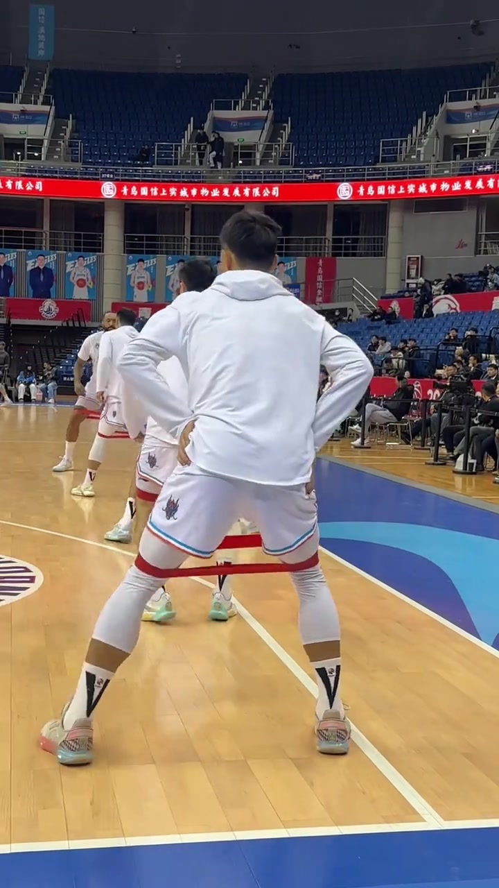 包含瓦朗谢纳主场克敌，豪取赛季第四场胜利的词条